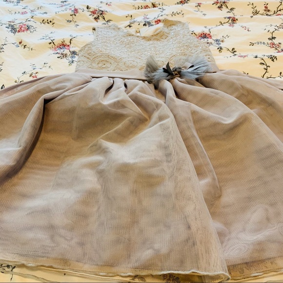 Lovely girls party dress - Picture 2 of 10